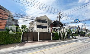 Casa en alquiler de 4 habitaciones en Suan Luang, Bangkok