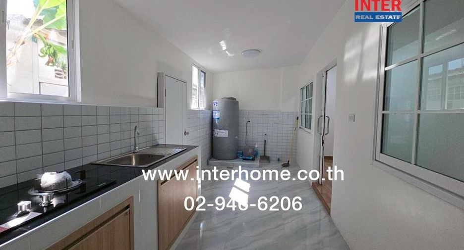 For sale 3 bedrooms townhouse in Khlong Sam Wa, Bangkok