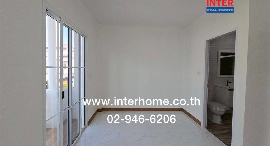 For sale 3 bedrooms townhouse in Khlong Sam Wa, Bangkok