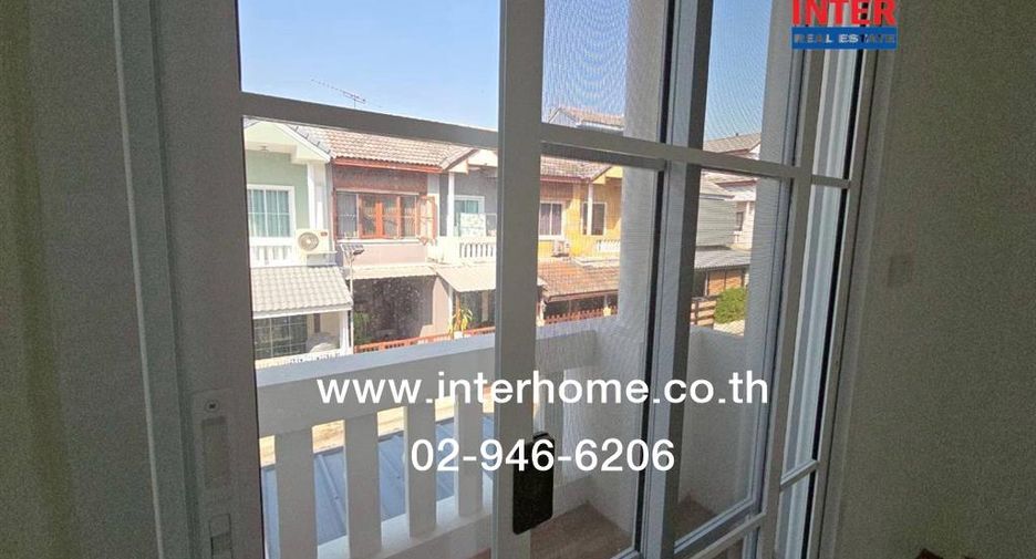 For sale 3 bedrooms townhouse in Khlong Sam Wa, Bangkok