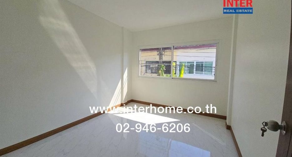 For sale 3 bedrooms townhouse in Khlong Sam Wa, Bangkok