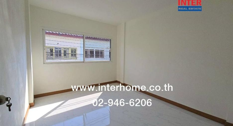 For sale 3 bedrooms townhouse in Khlong Sam Wa, Bangkok