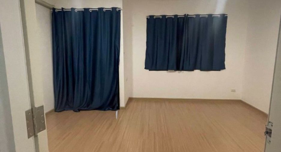 出售 2 卧室 联排别墅 在 Sam Khok, Pathum Thani