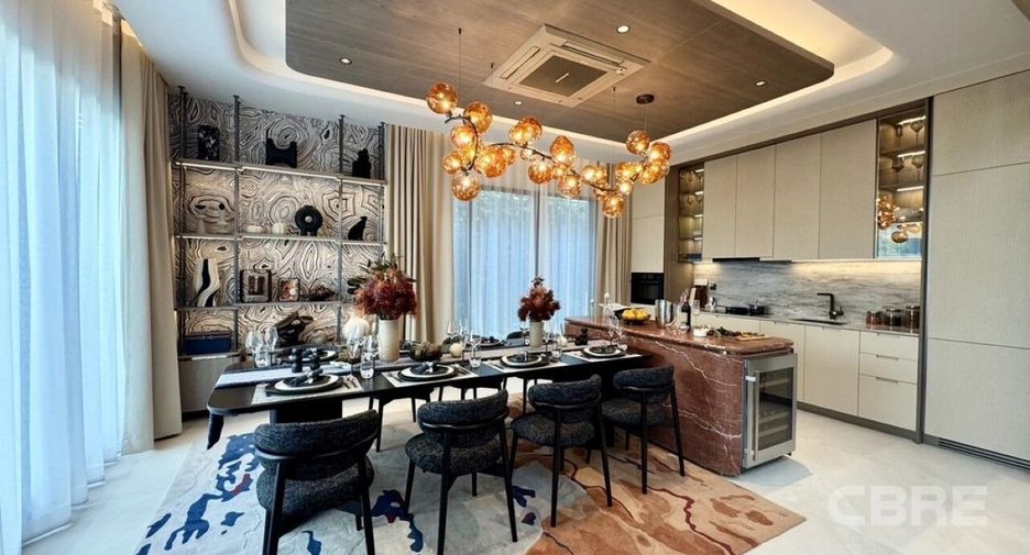 For sale 4 bedrooms house in Saphan Sung, Bangkok
