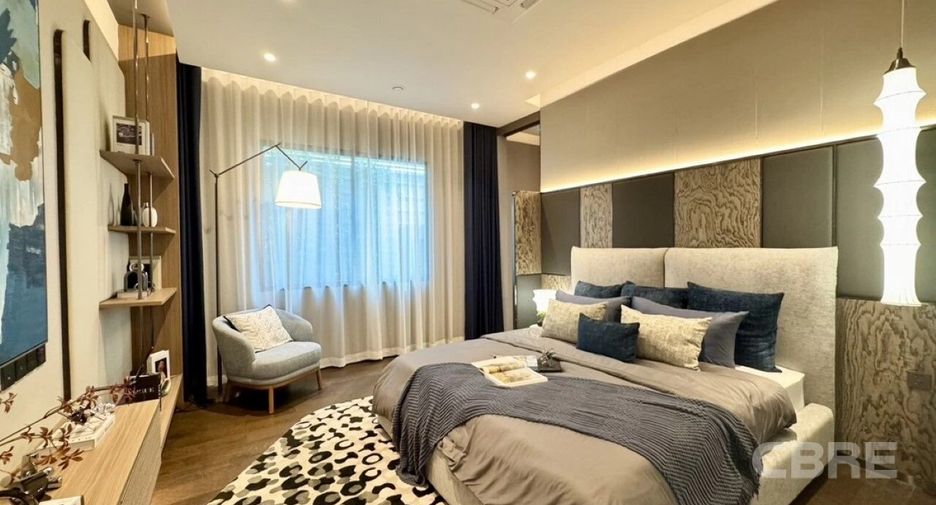 For sale 4 bedrooms house in Saphan Sung, Bangkok
