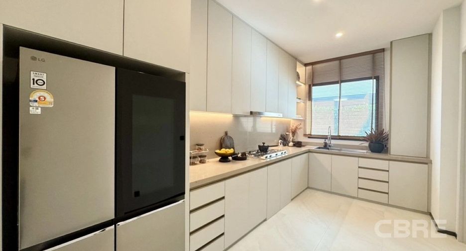 For sale 4 bedrooms house in Saphan Sung, Bangkok