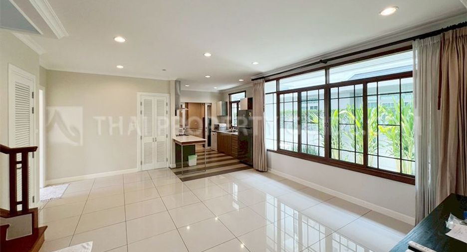 For rent 4 bedrooms house in Suan Luang, Bangkok
