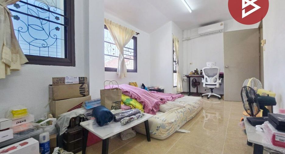 For sale 2 bedrooms townhouse in Bang Kapi, Bangkok
