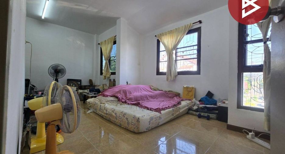 For sale 2 bedrooms townhouse in Bang Kapi, Bangkok