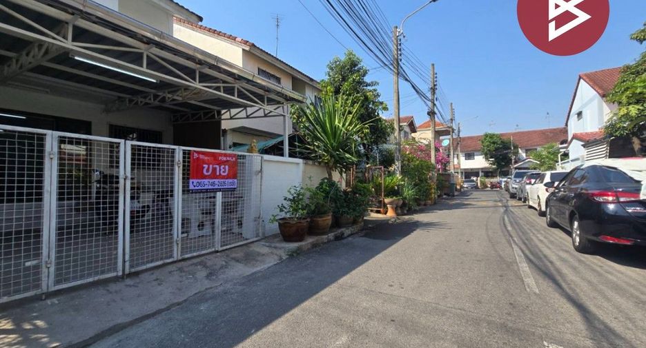 For sale 2 bedrooms townhouse in Bang Kapi, Bangkok