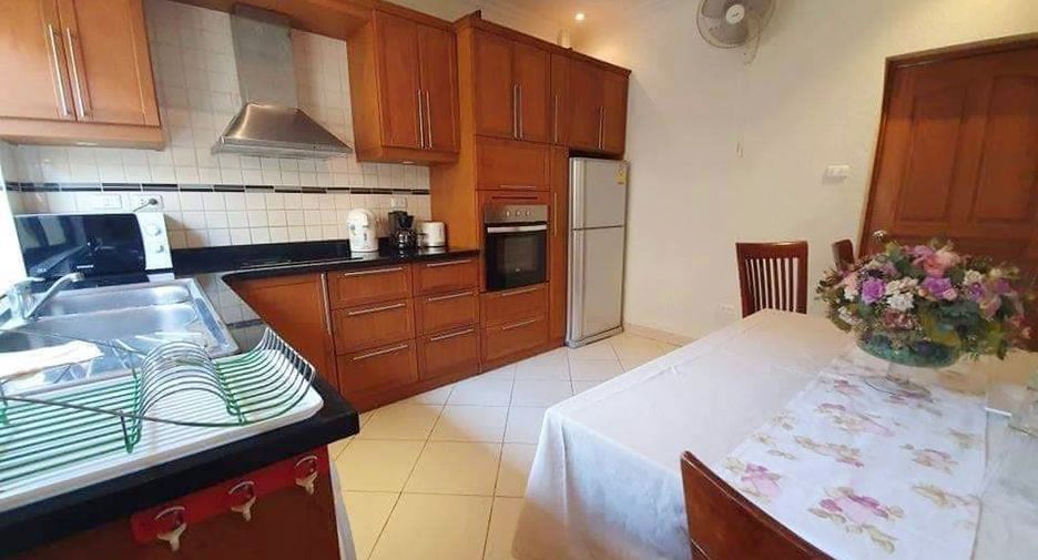 For rent 3 bedrooms villa in Jomtien, Pattaya