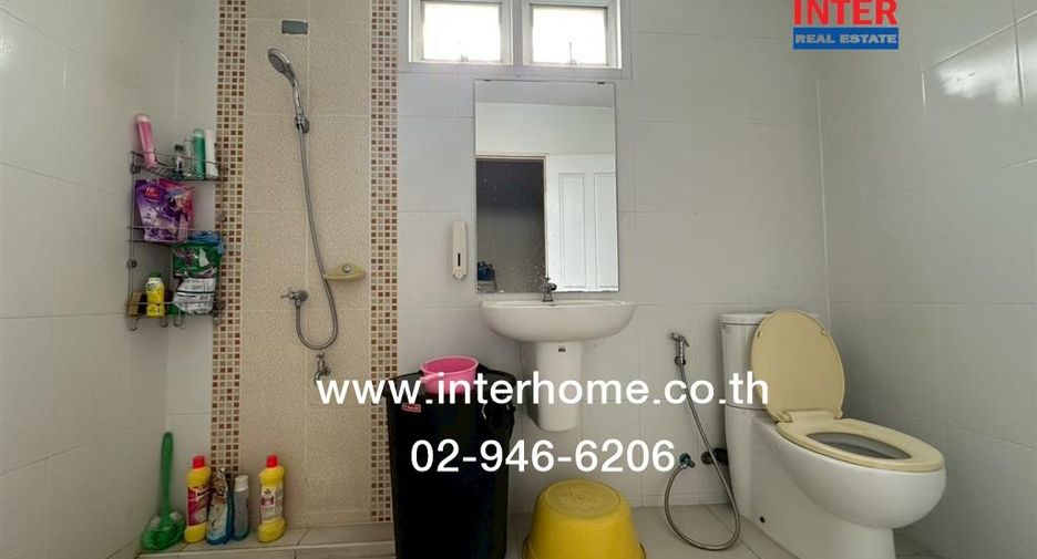 Casa adosada en venta de 3 habitaciones en Prawet, Bangkok