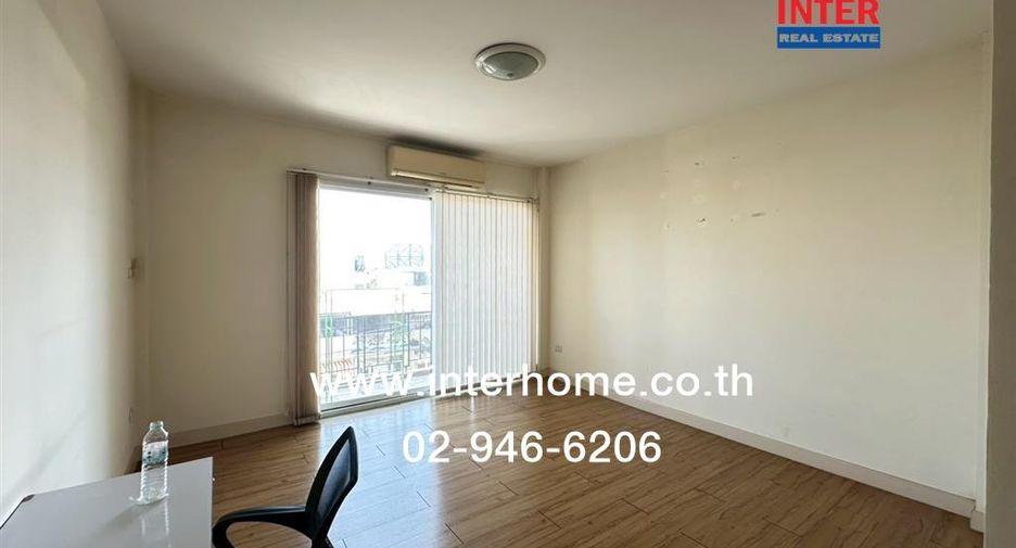 Casa adosada en venta de 3 habitaciones en Prawet, Bangkok