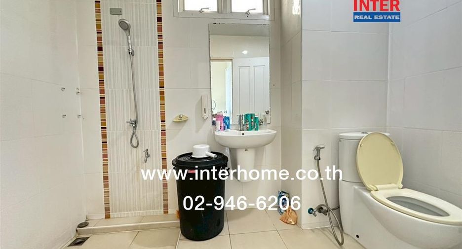 Casa adosada en venta de 3 habitaciones en Prawet, Bangkok