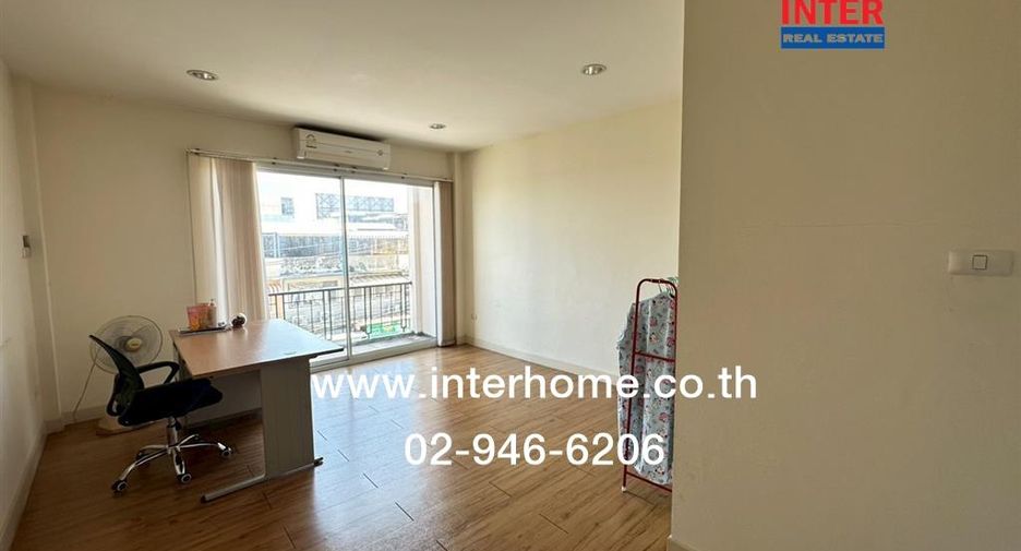 Casa adosada en venta de 3 habitaciones en Prawet, Bangkok