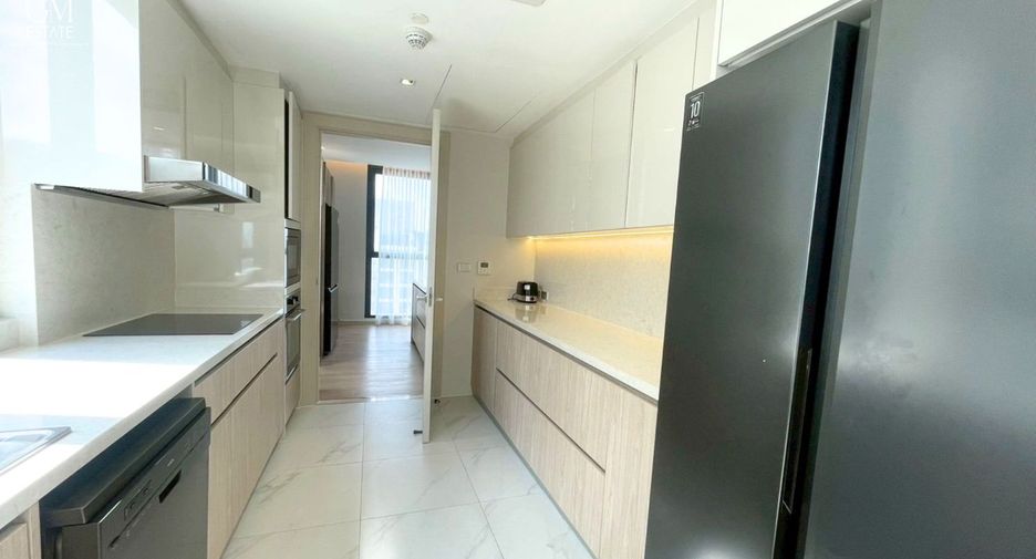 For rent 4 ベッドルーム condo in Khlong Toei, Bangkok