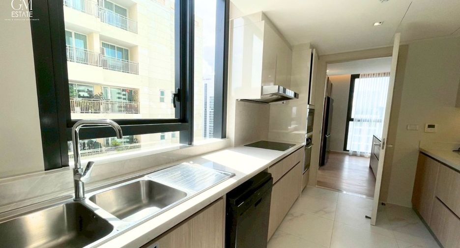 For rent 4 ベッドルーム condo in Khlong Toei, Bangkok