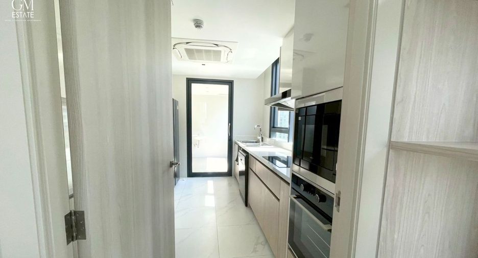 For rent 4 ベッドルーム condo in Khlong Toei, Bangkok