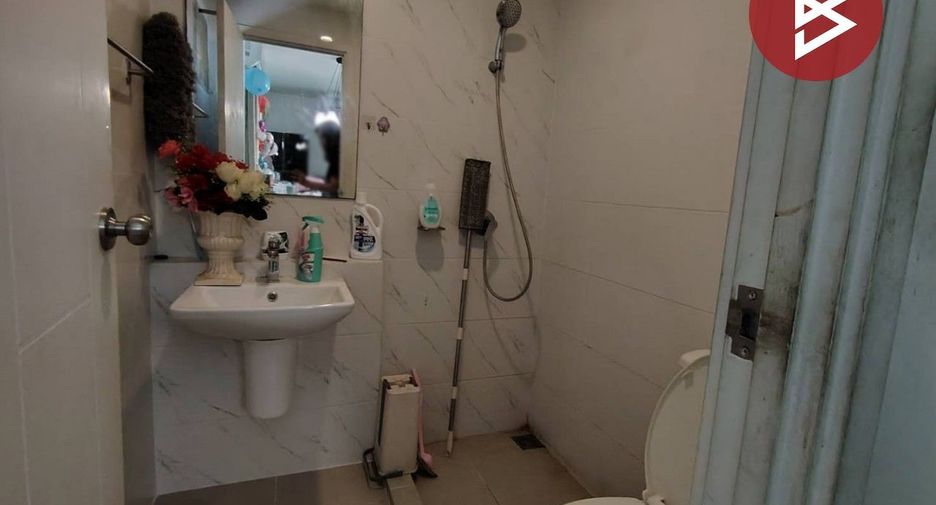 For sale 4 bedrooms townhouse in Bang Phli, Samut Prakan