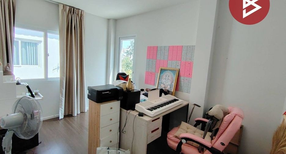 For sale 4 bedrooms townhouse in Bang Phli, Samut Prakan