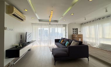 For rent 3 bedrooms condo in Huai Khwang, Bangkok