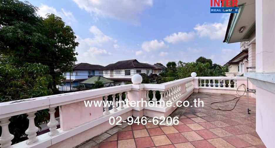For rent and for sale 3 bedrooms house in Phra Khanong, Bangkok