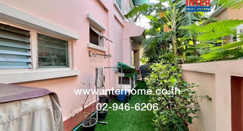 For rent and for sale 3 bedrooms house in Phra Khanong, Bangkok