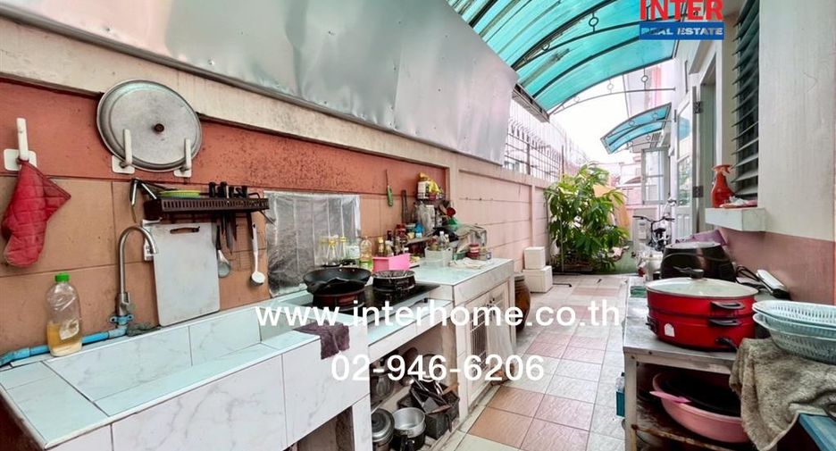 For rent and for sale 3 bedrooms house in Phra Khanong, Bangkok