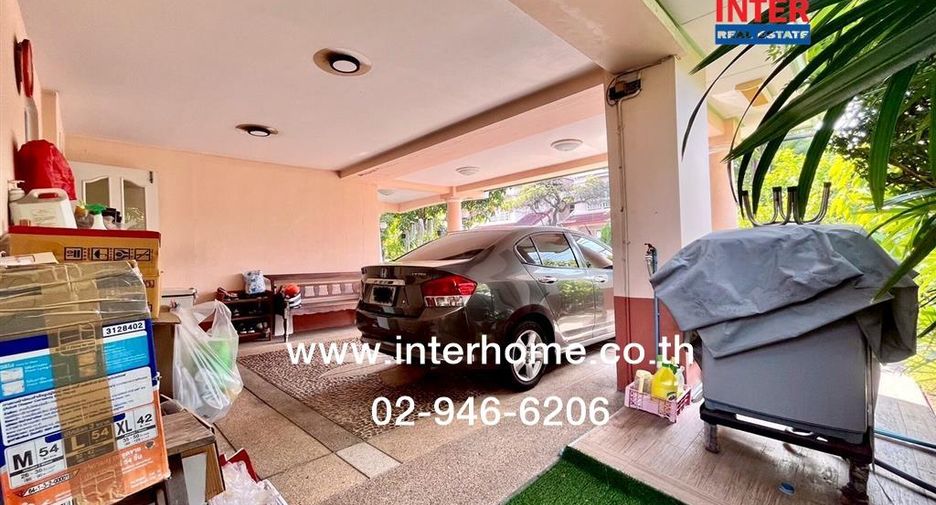 For rent and for sale 3 bedrooms house in Phra Khanong, Bangkok