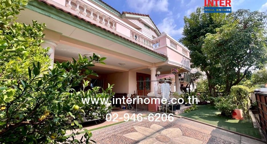 For rent and for sale 3 bedrooms house in Phra Khanong, Bangkok