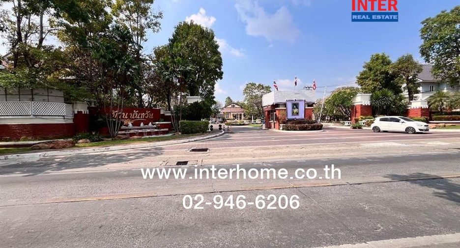 For rent and for sale 3 bedrooms house in Phra Khanong, Bangkok