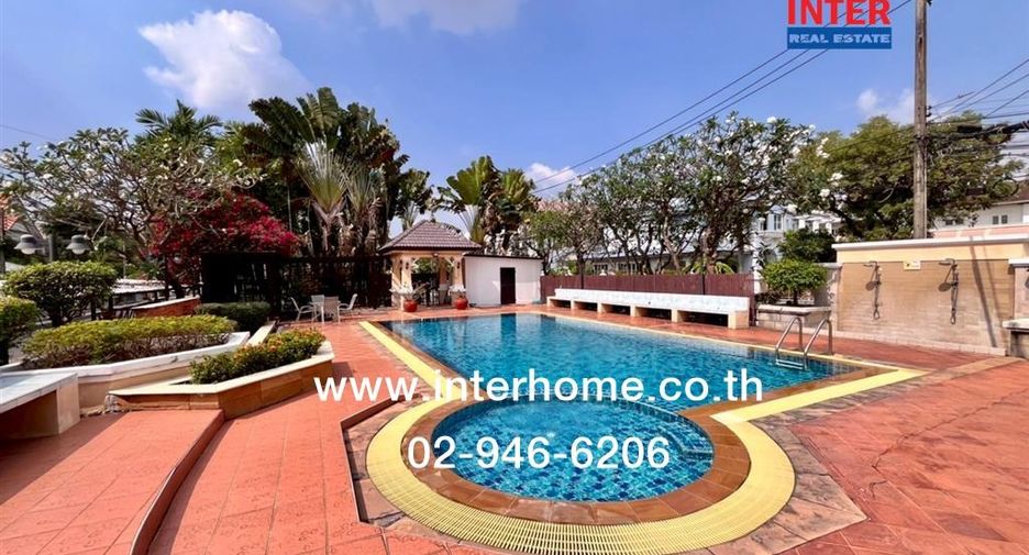 For rent and for sale 3 bedrooms house in Phra Khanong, Bangkok