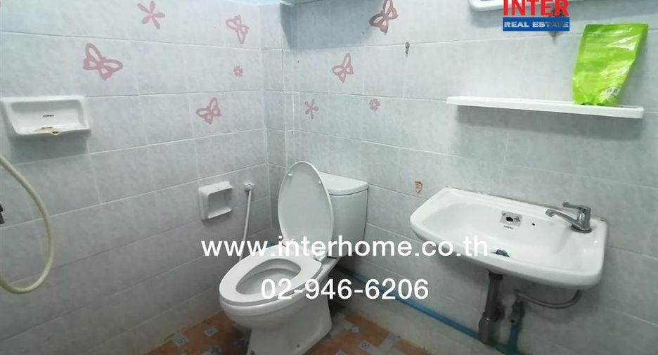 For sale 2 bedrooms townhouse in Min Buri, Bangkok