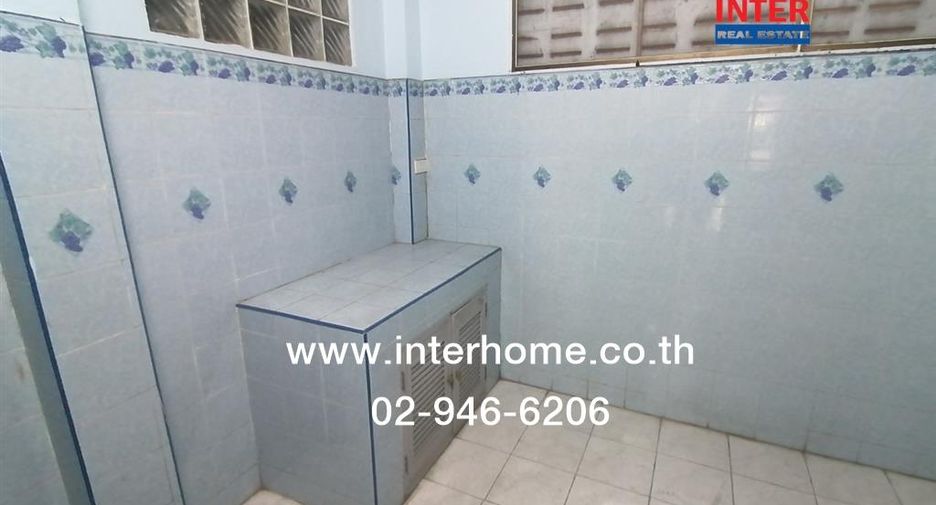 For sale 2 bedrooms townhouse in Min Buri, Bangkok