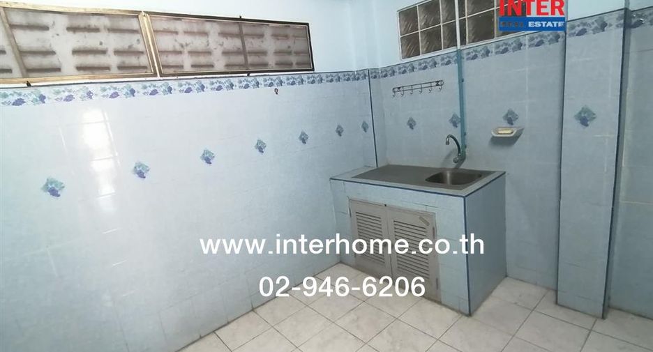 For sale 2 bedrooms townhouse in Min Buri, Bangkok