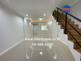 For sale 2 ベッドルーム townhouse in Nong Chok, Bangkok
