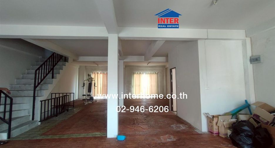 Local comercial en venta de 2 habitaciones en Bang Kruai, Nonthaburi