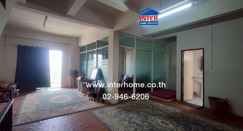 Local comercial en venta de 2 habitaciones en Bang Kruai, Nonthaburi