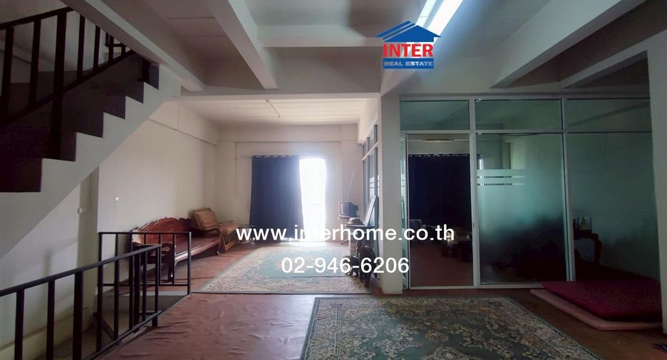 Local comercial en venta de 2 habitaciones en Bang Kruai, Nonthaburi