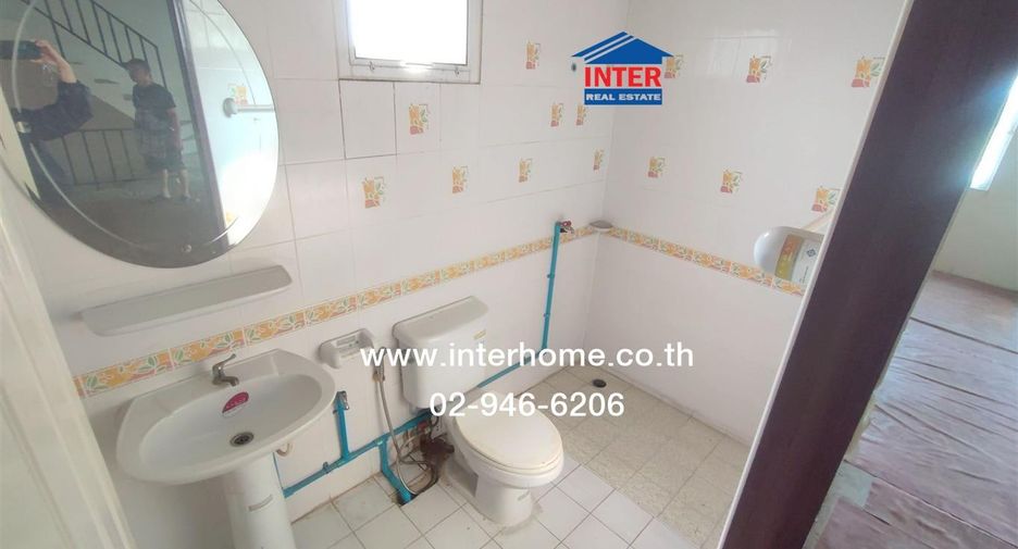 Local comercial en venta de 2 habitaciones en Bang Kruai, Nonthaburi