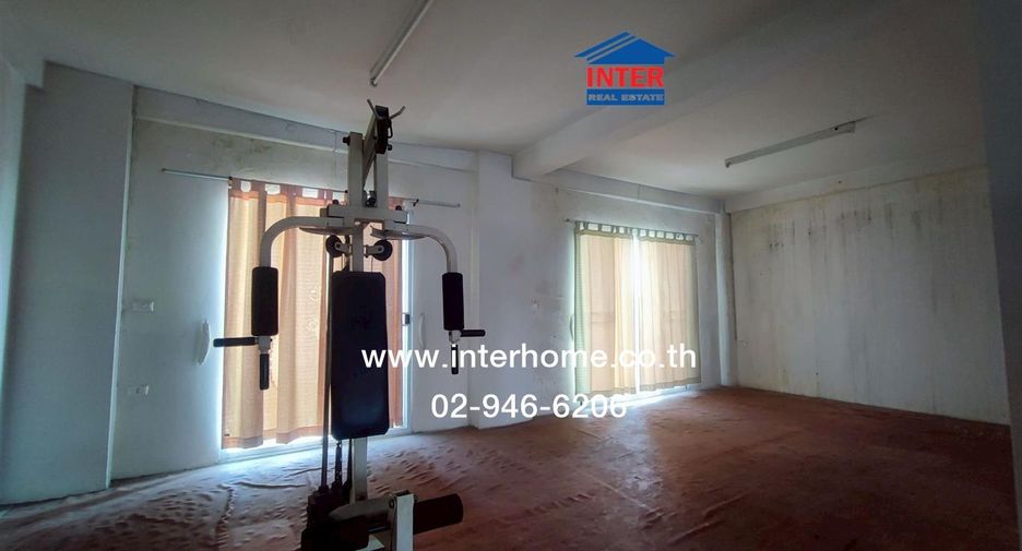 Local comercial en venta de 2 habitaciones en Bang Kruai, Nonthaburi