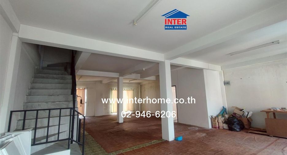 Local comercial en venta de 2 habitaciones en Bang Kruai, Nonthaburi