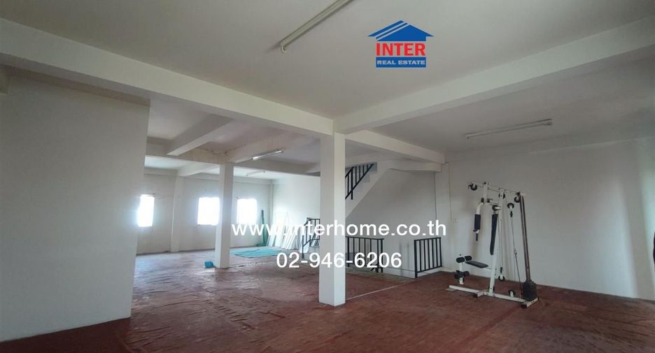 Local comercial en venta de 2 habitaciones en Bang Kruai, Nonthaburi