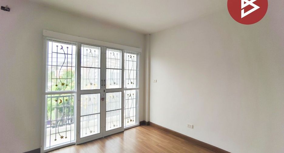 Продажа 4 спальни таунхаус в Sam Phran, Накхонпатхом