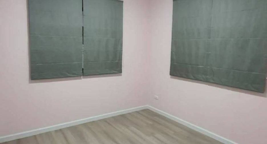 For sale 3 bedrooms townhouse in Mueang Chachoengsao, Chachoengsao