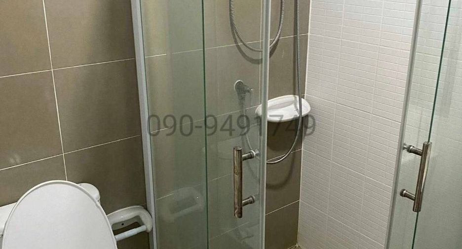 For rent 3 bedrooms townhouse in Khan Na Yao, Bangkok
