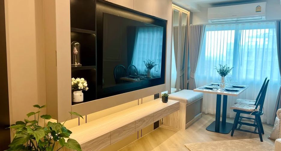 For sale 2 bedrooms condo in Yan Nawa, Bangkok
