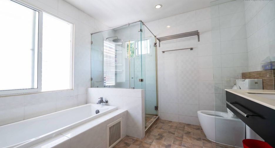 For sale 3 bedrooms house in Sai Mai, Bangkok