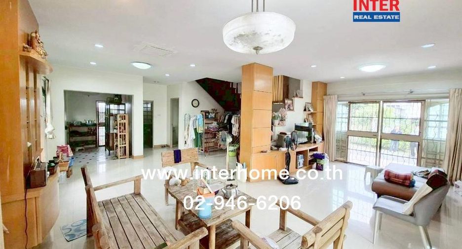Haus zum Kauf mit 4 Zimmer in Pak Kret, Nonthaburi