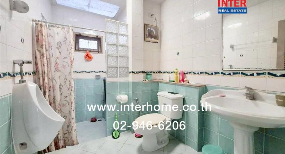 Haus zum Kauf mit 4 Zimmer in Pak Kret, Nonthaburi